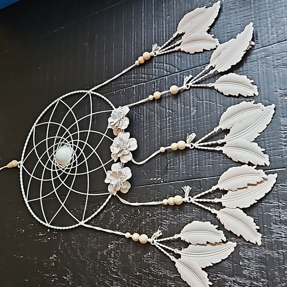 Vintage Other - VINTAGE NEW RARE METAL FLORAL FEATHER DREAM CATCHER CREAM PINK BEADS